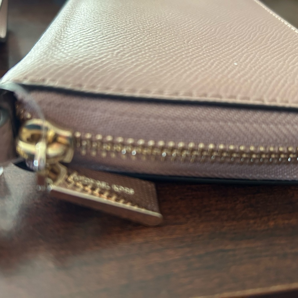 Michael Kors Wristlet  Wallet.NEW. - Picture 2 of 6